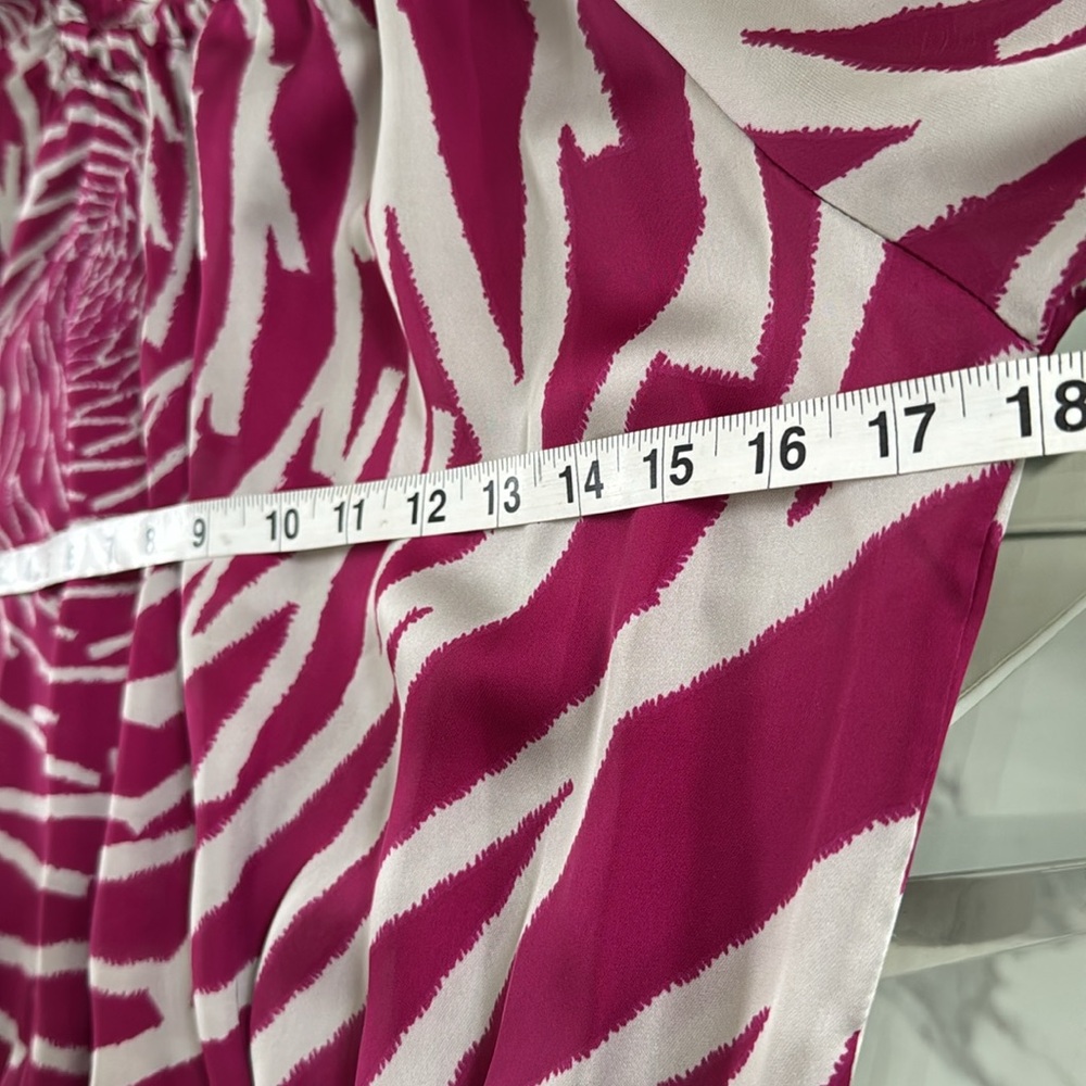 TRAC Abstract Strapless Blouse – Size M Fuchsia w/ Long Sleeves & Slimming Waist - Picture 8 of 9